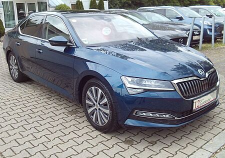 Skoda Superb Lim. Premium Edition SD,LEDER,AHK,PDC,ALU