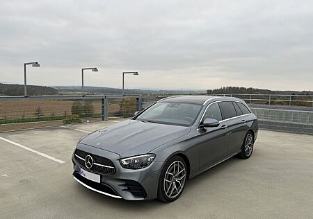 Mercedes-Benz E 220 E 220d 4M T AMG AHK Burm Pano StHz MultiB Distr