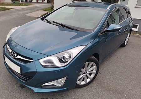 Hyundai i40 ++cw+Premium+Navi+SHZ+PDC+CAM