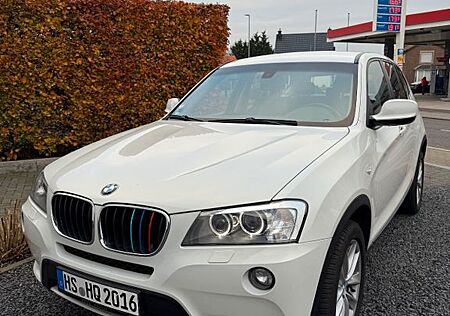 BMW X3 xDrive20d - top Zustand