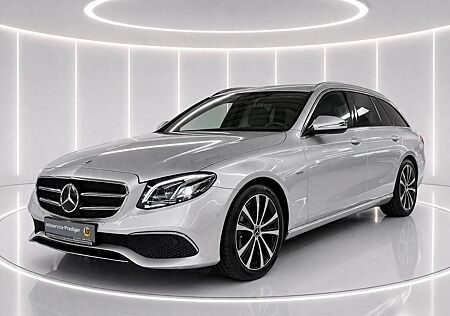 Mercedes-Benz E 220 T-Modell d 4Matic/DISTRONIC/AHK/LED/KAMER