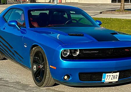 Dodge Challenger 5.7 V8 HEMI