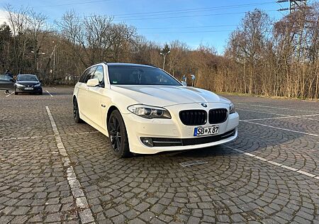 BMW 520d Aut, Teilleder, Schwarz. Himmel, Sportsitze