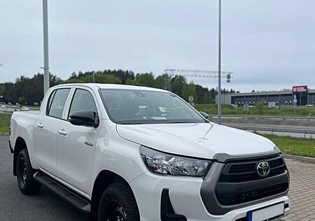 Toyota Hilux 2.8D Mwst Ausw. AHK Kam. CarPlay KeyGo ACC
