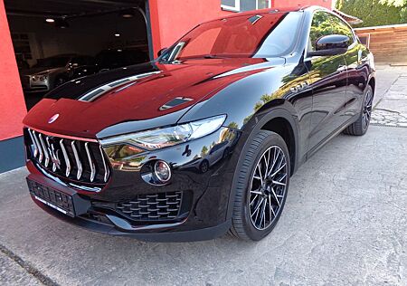 Maserati Levante Q4 3.0 V6 DIESEL NAVI*XENON*PANO*LUFT