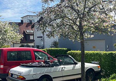 Saab 900