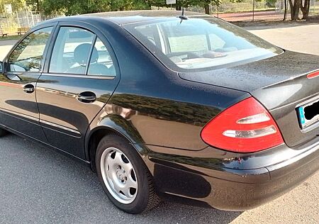 Mercedes-Benz E 240 4MATIC