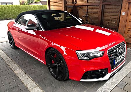 Audi RS5 Cabriolet V8 Traumwagen Scheckheft Voll