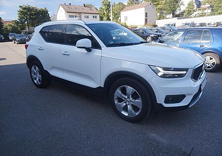 Volvo XC 40 XC40 Moment*AUT*AHK*NAV*SHZ*ACC*LEDER*LED*KAMERA