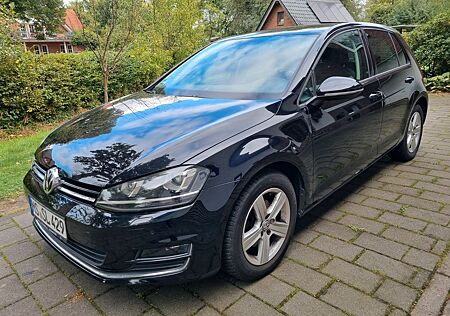 VW Golf Volkswagen 1.4 TSI BMT Highline 1HAND XENON NAVI