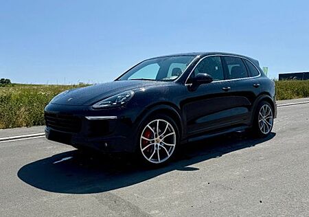 Porsche Cayenne Diesel - 3.0L fast Vollausstattung, GTS