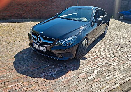 Mercedes-Benz E 250 Coupé Autom. -