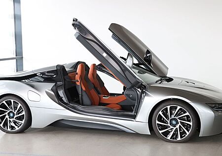 BMW i8 Roadster *NEUZUSTAND*MwSt. ausweisbar*EZ2023*