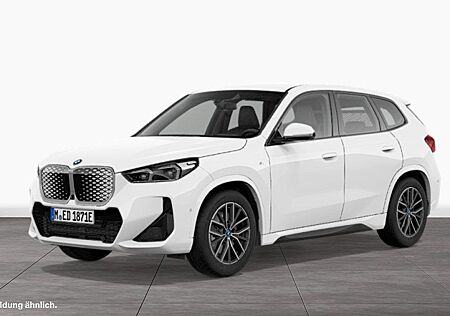 BMW iX1 xDrive30 M Sport AHK LiveCockpitProf Kamera