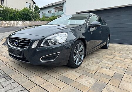 Volvo V60 D3 Geartronic Summum Summum*VOLLAUSSTATTUNG*