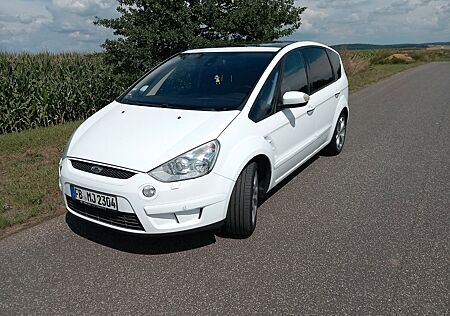 Ford S-Max 2,2 TDCi 129kW DPF Titanium Titanium