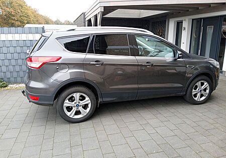 Ford Kuga EcoBoost Sync, 150PS, AHK, Klima, Scheckhef