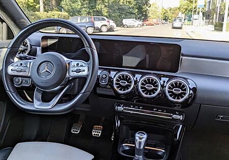 Mercedes-Benz A 160 , AMG Line - aktuelles Modell