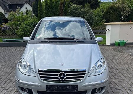 Mercedes-Benz A 200 AVANTGARDE