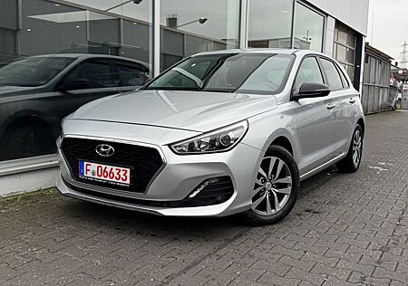 Hyundai i30 YES! Kamera/Sitzheizung/CarPlay