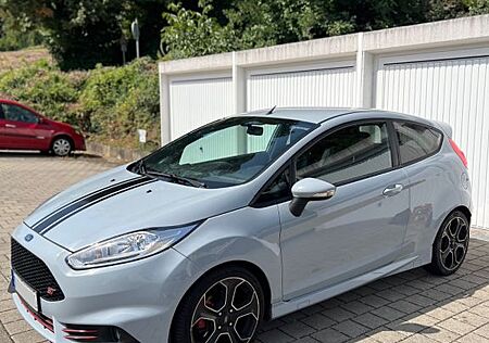 Ford Fiesta 1,6 EcoBoost ST200 Limited Edition