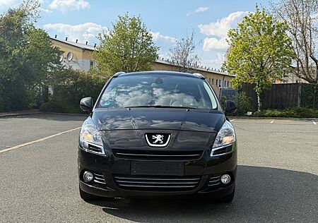 Peugeot 5008 Platinum *ÖLVERLUST*