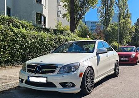 Mercedes-Benz C 300 4MATIC AMG Paket gepflegter Zustand