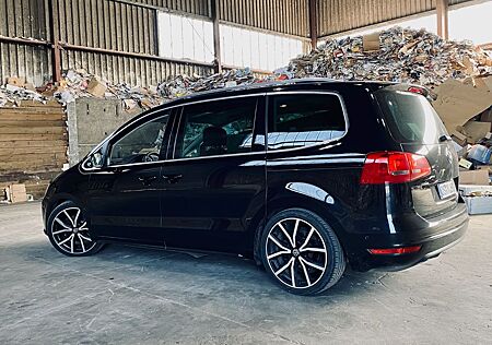 VW Sharan Volkswagen 2.0 TDI DSG 177PS Highline 7-Sitz AHK SHZ