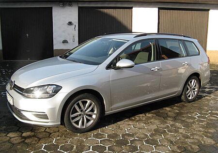 VW Golf Volkswagen Var. 1.4 TSI 92kW Comf. Navi, PDC, Alu, BT