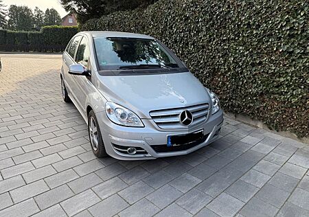 Mercedes-Benz B 160 TÜV Neu, wenig KM, Teilleder, Klima, Sitzh
