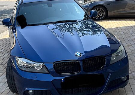 BMW 330d Touring Edition Sport Le Mans Blau