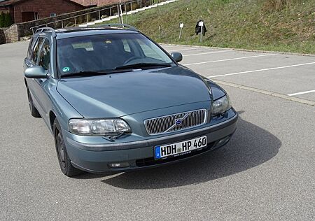 Volvo V70 2.4 -