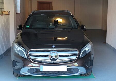 Mercedes-Benz GLA 250 4MATIC DCT Urban Urban