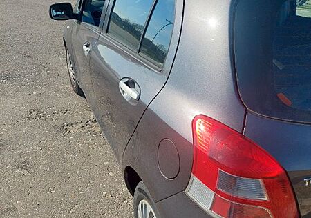 Toyota Yaris 1,0-l-Dual-VVT-i Life Life