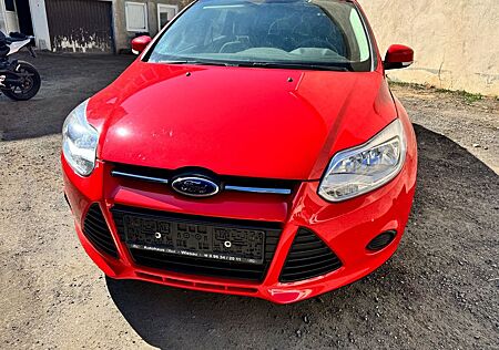 Ford Focus 1,0 EcoBoost 74kW Ambiente Turnier Amb...