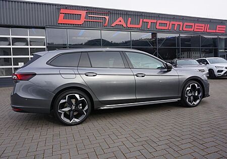 Skoda Superb Combi Sportline 4x4/Pano/19Zoll/AHK/STA