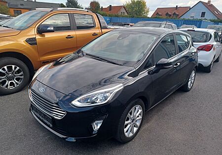 Ford Fiesta 1,0 ** Titanium / Navi ** mit Garantie
