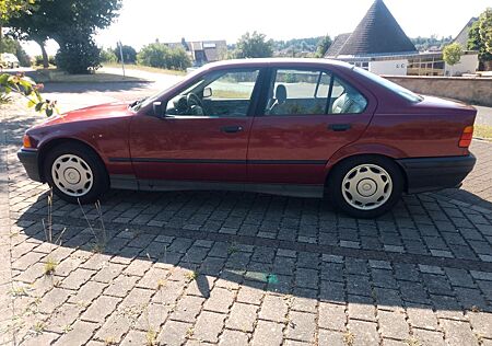 BMW 320iA Calypsorot AHK HU 07/26