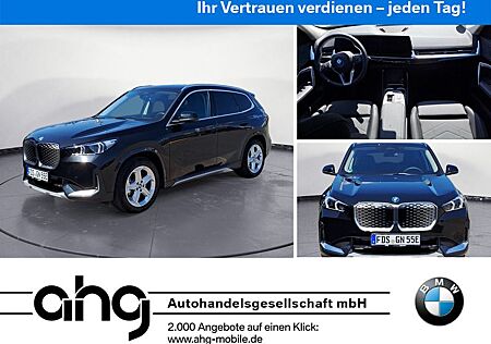 BMW iX1 xDrive30 Premiumpaket X-Line AHK