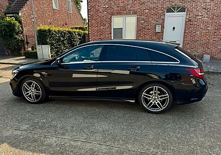 Mercedes-Benz CLA 180 Shooting Brake AMG Style Leder LED