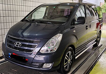 Hyundai H-1 Starex Kombi 8-Sitzer viel Zubehör wenig km