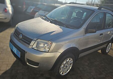 Fiat Panda 1.2 8V 4x4 Climbing,Klima,Navi,euro 4