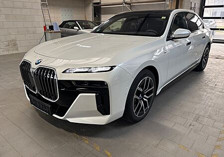 BMW i7 xDrive60 M-Sport Lunge Sky Cinema Iconic