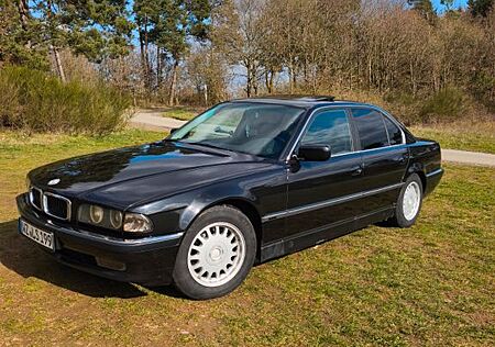 BMW 728i A -
