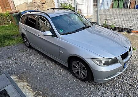 BMW 318i touring -