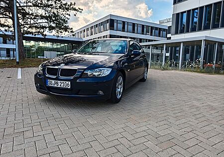 BMW 318i -