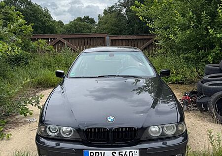 BMW 540i A Touring -