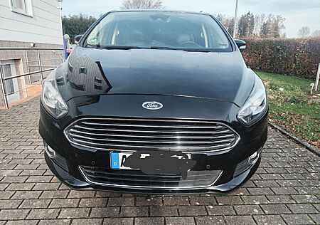 Ford S-Max 2,0 TDCi 132kW Titanium PowerShift Tit...