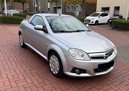 Opel Tigra 1.4 TWINPORT Klimaanlage tüv 08.27
