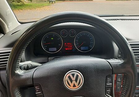 VW Passat Volkswagen 2.5 V6 TDI